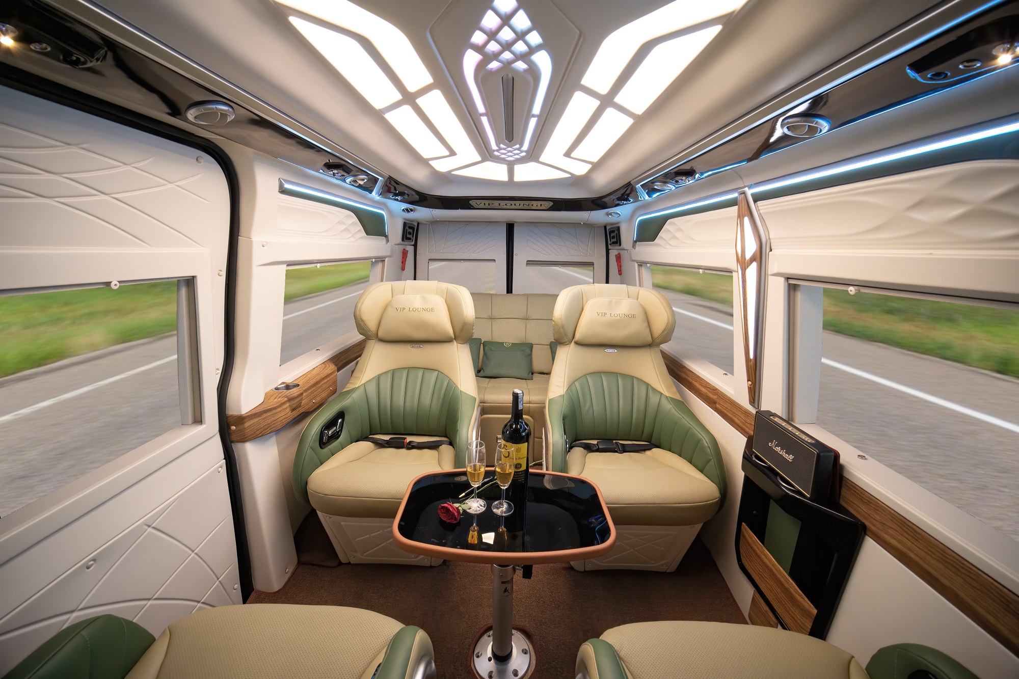 DCar Vip Lounge - Ford Transit